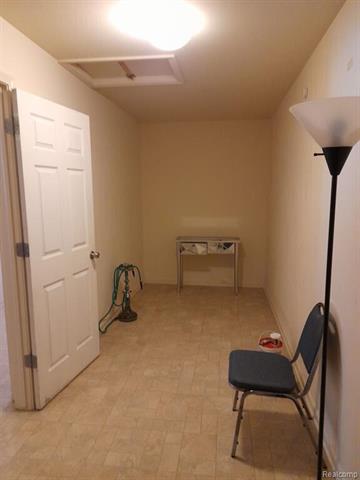 Builiding view ten for 14474 Shadywood, Sterling Heights, MI. 48312