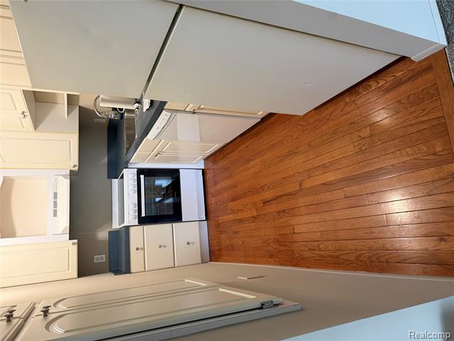 Builiding view three for 29257 Hayes, Warren, MI. 48088