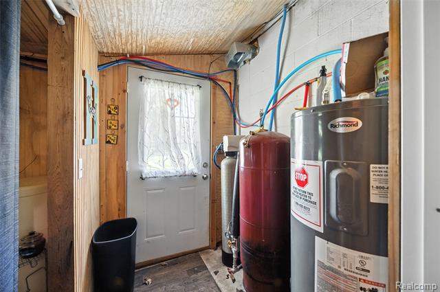 Builiding view eighteen for 7604 Imlay City, Avoca, MI. 48006