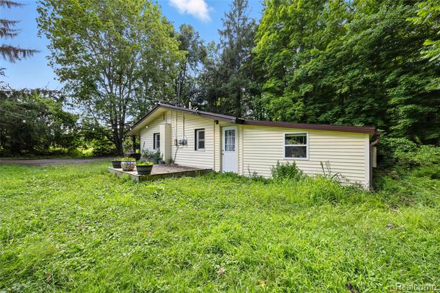 Builiding view twenty four for 7604 Imlay City, Avoca, MI. 48006