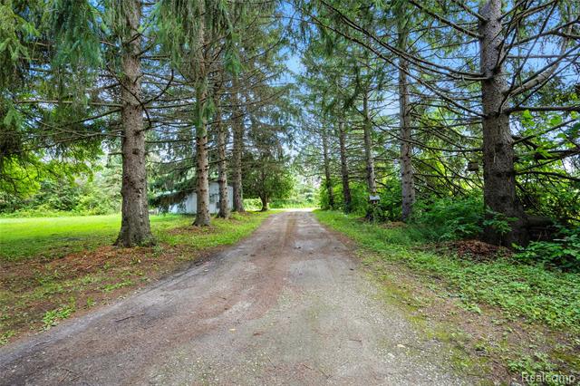 Builiding view twenty three for 7604 Imlay City, Avoca, MI. 48006