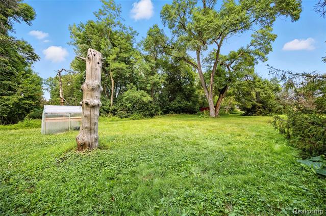 Builiding view twenty two for 7604 Imlay City, Avoca, MI. 48006