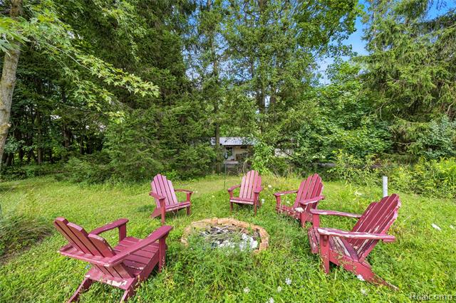 Builiding view two for 7604 Imlay City, Avoca, MI. 48006