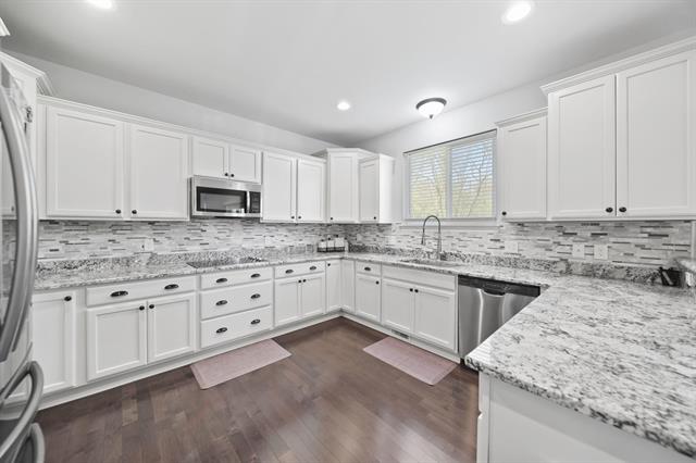 Builiding view nineteen for 10478 River Edge, Saline, MI. 48176