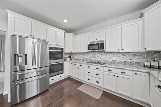 Builiding view seventeen for 10478 River Edge, Saline, MI. 48176