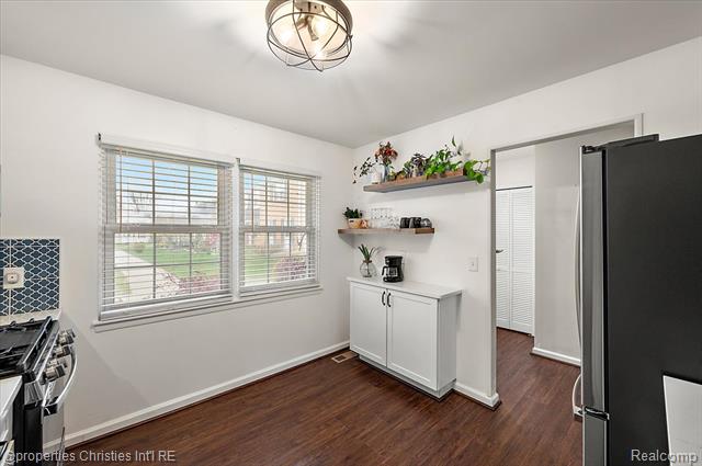 Builiding view ten for 41327 Lagoon, Northville, MI. 48167