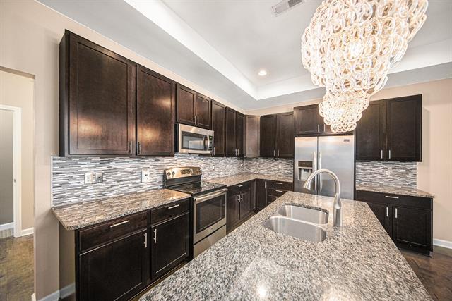 Builiding view eighteen for 5610 Arbor Chase, Ann Arbor, MI. 48103