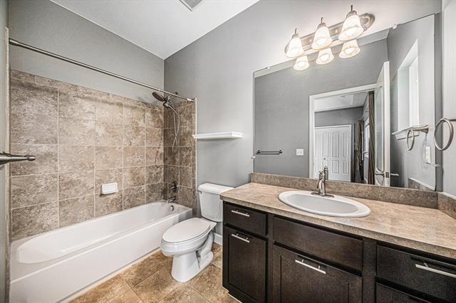 Builiding view thirty five for 5610 Arbor Chase, Ann Arbor, MI. 48103