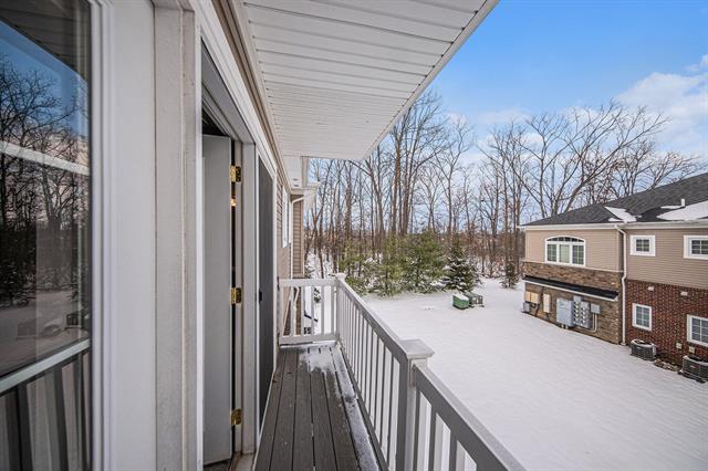 Builiding view thirty six for 5610 Arbor Chase, Ann Arbor, MI. 48103