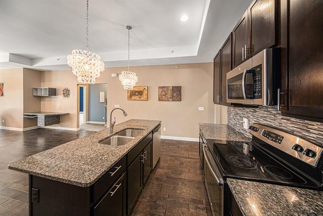 Builiding view twenty for 5610 Arbor Chase, Ann Arbor, MI. 48103