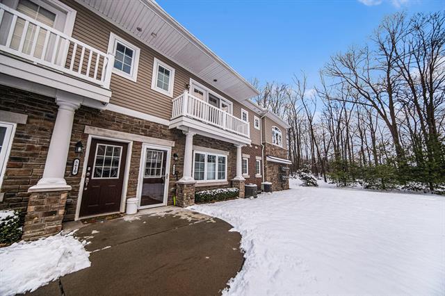 front view for 5610 Arbor Chase, Ann Arbor, Mi. 48103