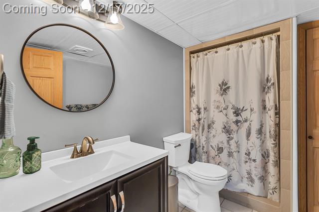 Builiding view fifty for 1395 Lacey Lake, Charlotte, MI. 48813