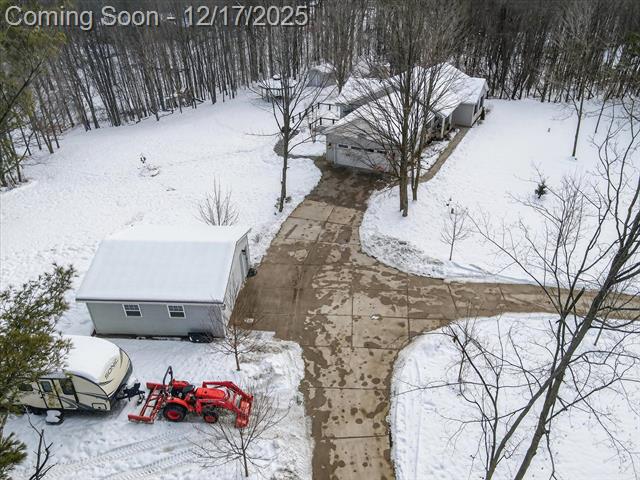 Builiding view five for 1395 Lacey Lake, Charlotte, MI. 48813