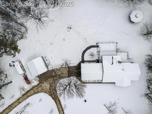 Builiding view sixty eight for 1395 Lacey Lake, Charlotte, MI. 48813