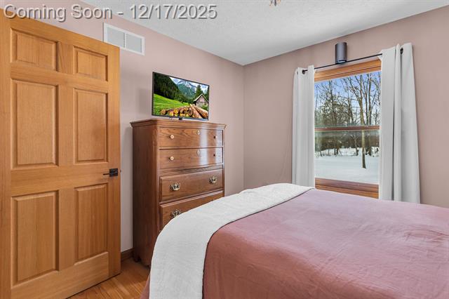 Builiding view thirty three for 1395 Lacey Lake, Charlotte, MI. 48813