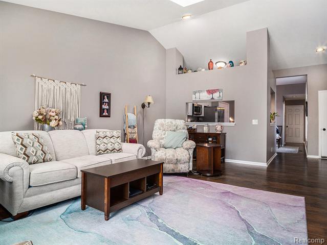 Builiding view four for 6356 Squire Lake, Flushing, MI. 48433