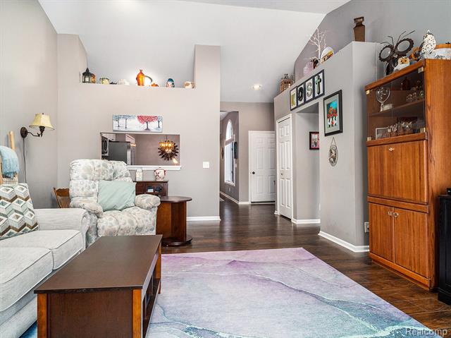 Builiding view six for 6356 Squire Lake, Flushing, MI. 48433