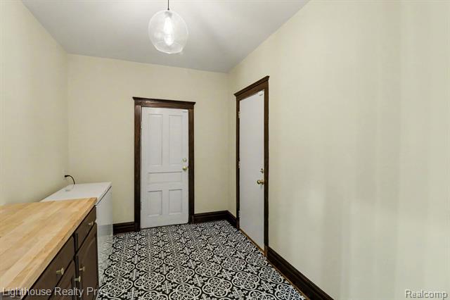 Builiding view nine for 405 Jefferson, Grand Ledge, MI. 48837