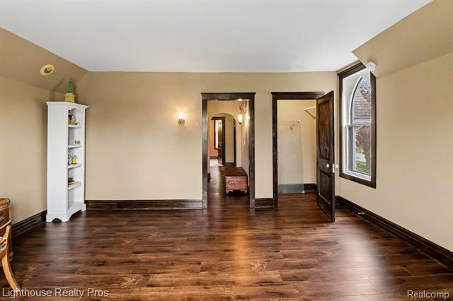 Builiding view twenty five for 405 Jefferson, Grand Ledge, MI. 48837