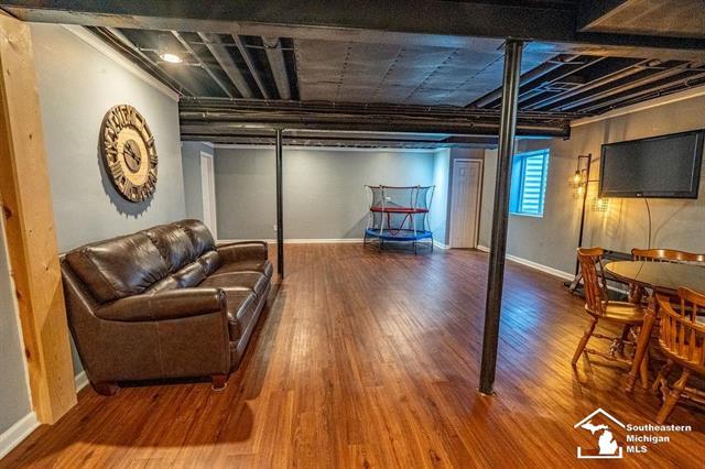 Builiding view seventeen for 835 Henning, Dundee, MI. 48131