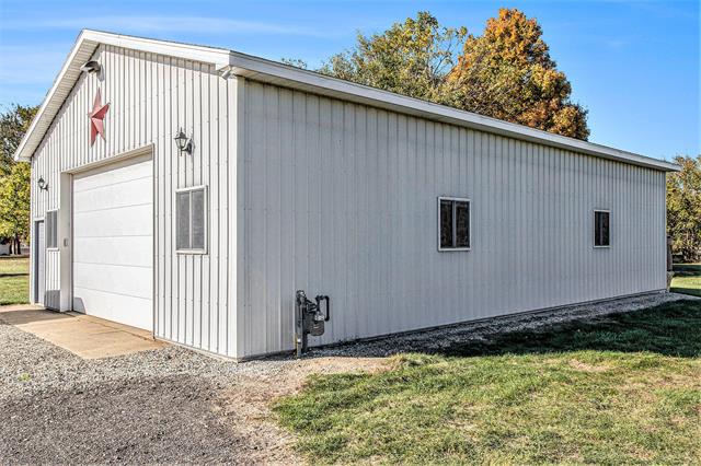 Builiding view one for 944 Lukesport Rd, Quincy, MI. 49082