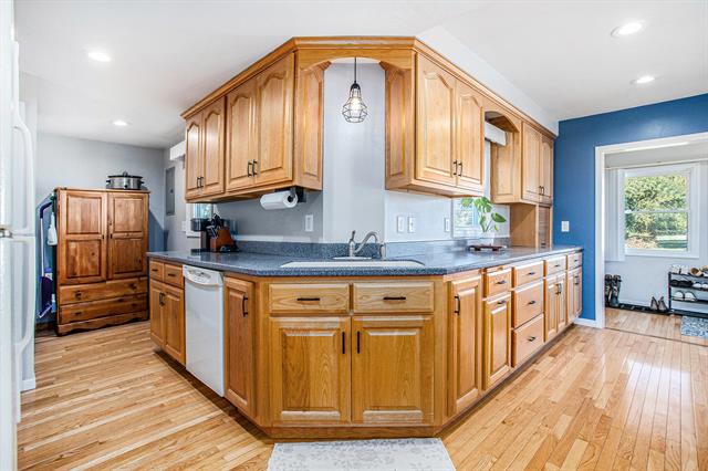 Builiding view six for 944 Lukesport Rd, Quincy, MI. 49082