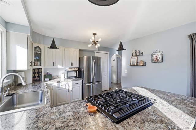 Builiding view eight for 1086 Saginaw, Lapeer, MI. 48446