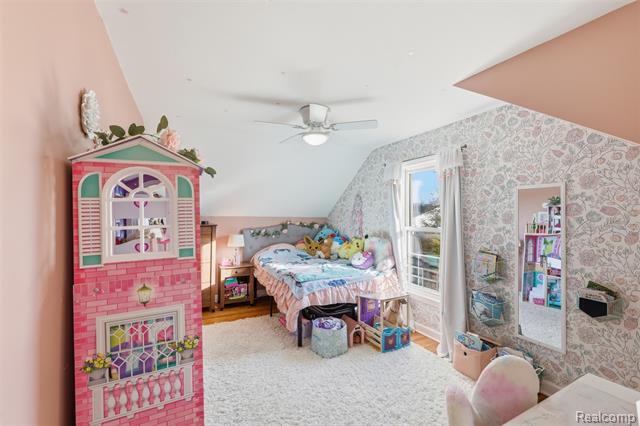 Builiding view eighteen for 1086 Saginaw, Lapeer, MI. 48446