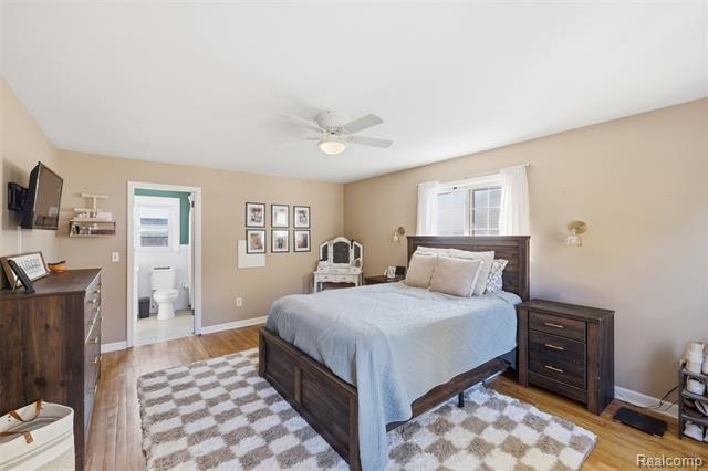 Builiding view fourteen for 1086 Saginaw, Lapeer, MI. 48446