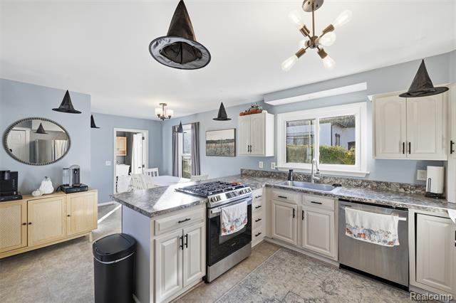 Builiding view six for 1086 Saginaw, Lapeer, MI. 48446