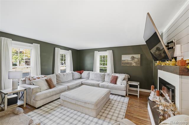 Builiding view three for 1086 Saginaw, Lapeer, MI. 48446