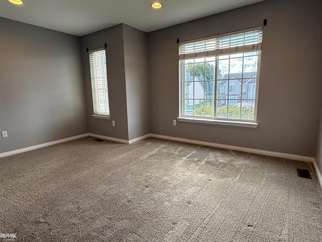 Builiding view sixteen for 35037 Windsor, New Baltimore, MI. 48047