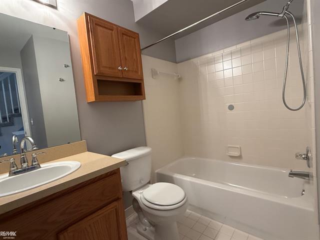 Builiding view thirteen for 35037 Windsor, New Baltimore, MI. 48047