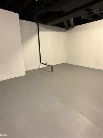 Builiding view twenty five for 35037 Windsor, New Baltimore, MI. 48047