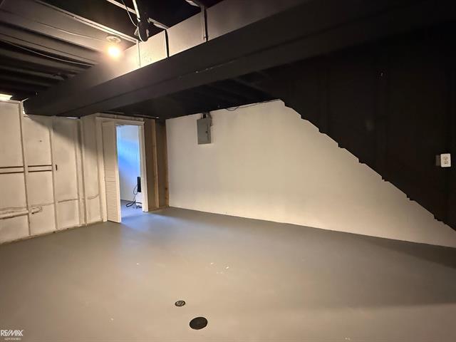 Builiding view twenty seven for 35037 Windsor, New Baltimore, MI. 48047