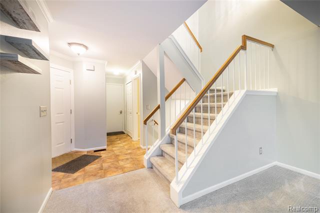 Builiding view five for 18689 Hilltop, Riverview, MI. 48193