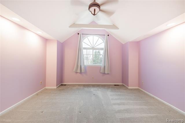 Builiding view nineteen for 18689 Hilltop, Riverview, MI. 48193