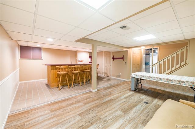 Builiding view thirty for 18689 Hilltop, Riverview, MI. 48193