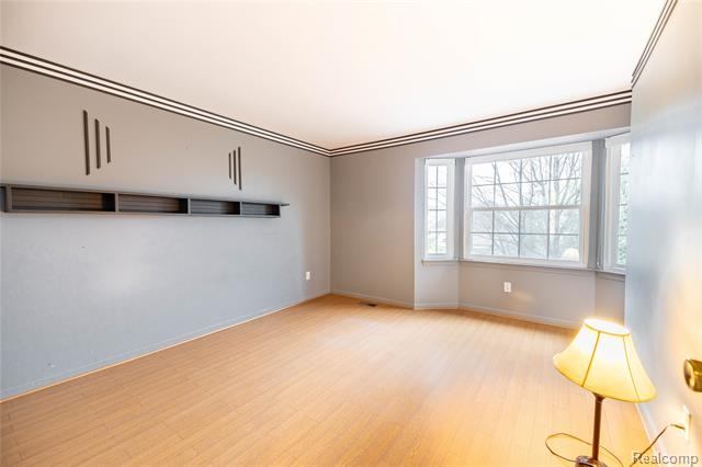 Builiding view twenty eight for 18689 Hilltop, Riverview, MI. 48193