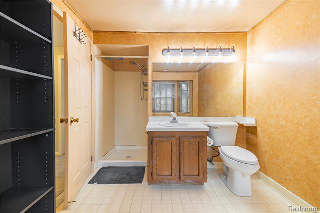 Builiding view twenty five for 18689 Hilltop, Riverview, MI. 48193