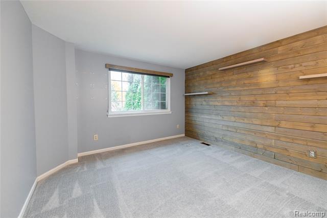 Builiding view twenty four for 18689 Hilltop, Riverview, MI. 48193