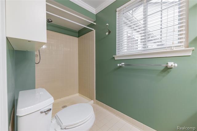 Builiding view twenty two for 18689 Hilltop, Riverview, MI. 48193