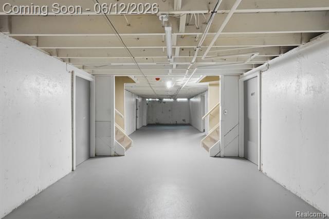 Builiding view sixteen for 701 Maple, Clawson, MI. 48017