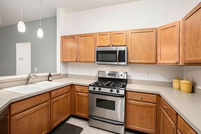 Builiding view five for 2768 Knightsbridge, Ann Arbor, MI. 48105