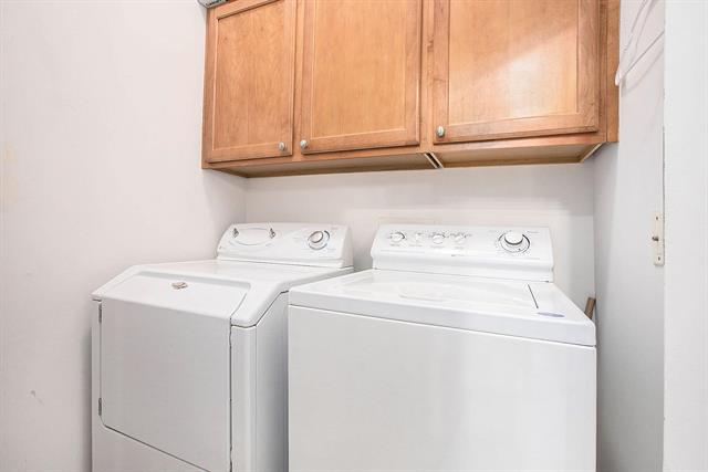 Builiding view seven for 2768 Knightsbridge, Ann Arbor, MI. 48105