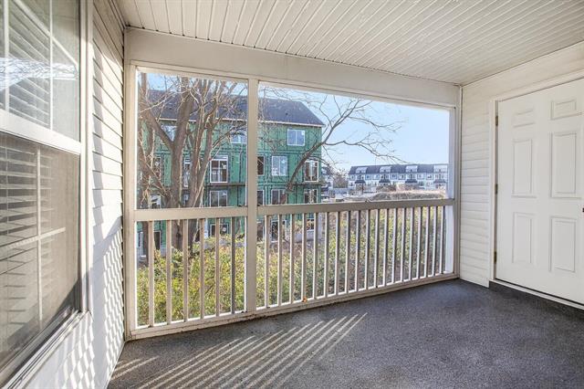 Builiding view seventeen for 2768 Knightsbridge, Ann Arbor, MI. 48105