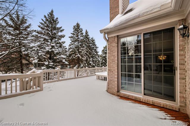 Builiding view forty seven for 16925 Lochmoor Circle East, Northville, MI. 48168