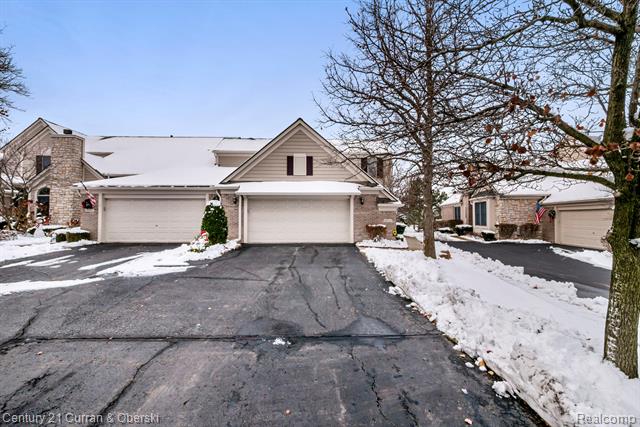 Builiding view seven for 16925 Lochmoor Circle East, Northville, MI. 48168