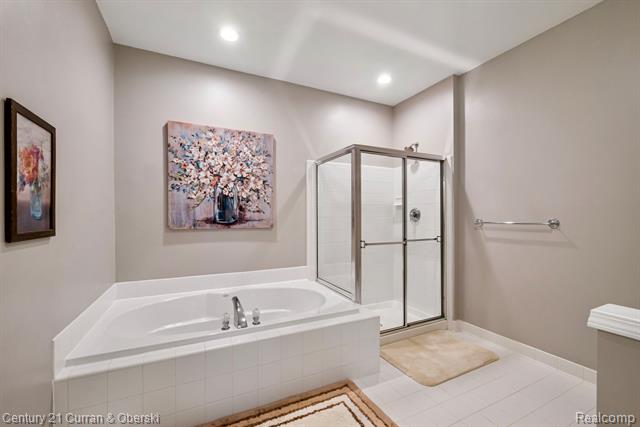 Builiding view thirty for 16925 Lochmoor Circle East, Northville, MI. 48168