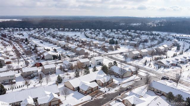 Builiding view thirty eight for 1856 Kenwyck, Ypsilanti, MI. 48198